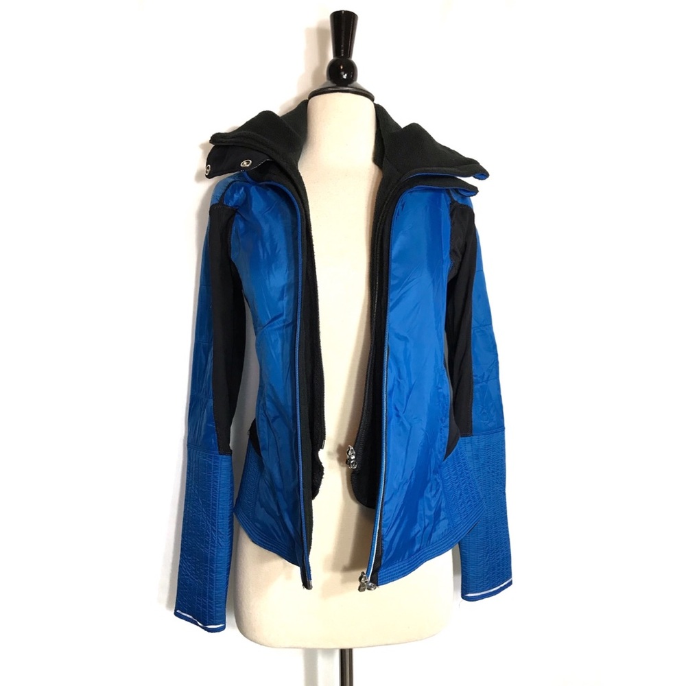 Lululemon Run Bundle Up Hooded Jacket Size 4 - image 5